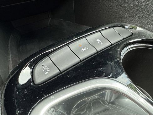 Used 2024 Buick Encore GX Preferred image 38