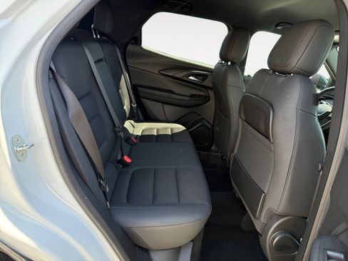 Used 2023 Chevrolet TrailBlazer RS w/ Convenience Package AWD/4WD image 9
