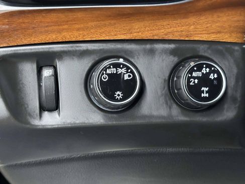 Used 2016 Cadillac Escalade ESV Luxury AWD/4WD image 36