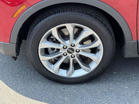 Used 2019 Lincoln MKC Select w/ Select Plus Package AWD/4WD image 4