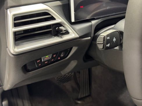 Used 2026 BMW 330i xDrive Sedan w/ Premium Package AWD/4WD image 14