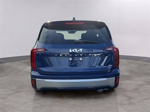 Used 2023 Kia Telluride S w/ S Sunroof Package image 5