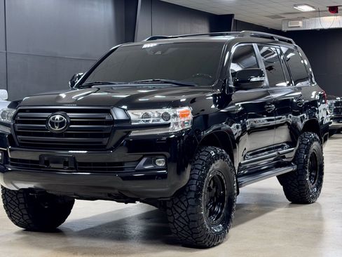 Used 2018 Toyota Land Cruiser w/ Carpet Mat Package AWD/4WD image 4