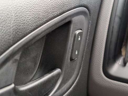 Used 2021 Chevrolet Colorado W/T image 18