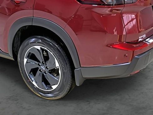 Used 2026 Nissan Rogue SV w/ Cold Weather Package image 9