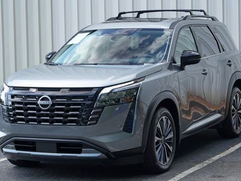 Used 2026 Nissan Pathfinder Platinum FWD image 52