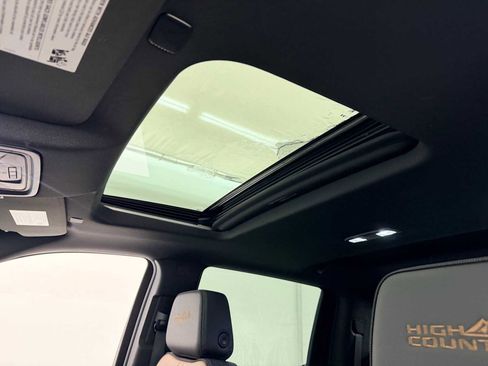 Used 2024 Chevrolet Silverado 1500 High Country image 22