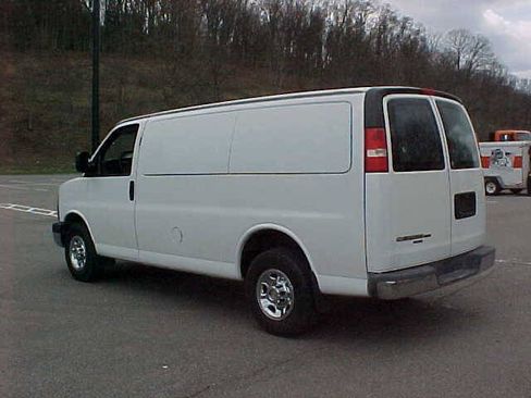 Used 2013 Chevrolet Express 3500 w/ Express Access Plus Package RWD image 9