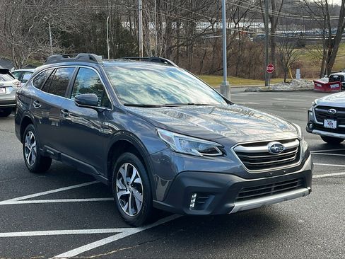 Certified 2022 Subaru Outback Limited XT image 3