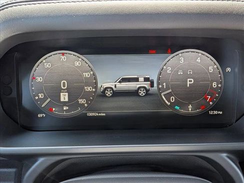 Used 2023 Land Rover Defender 110 V8 AWD/4WD image 11
