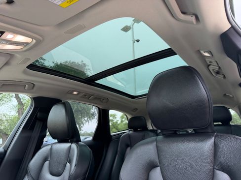 Certified 2025 Volvo XC60 B5 Plus AWD/4WD image 23