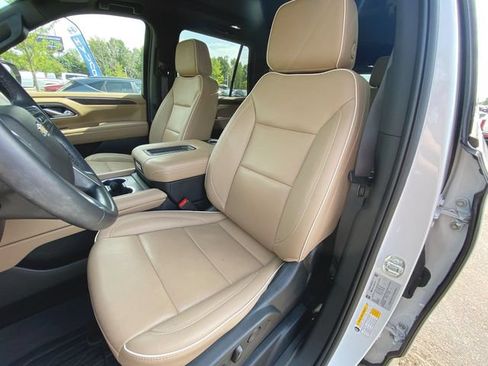 Used 2023 Chevrolet Tahoe Premier w/ Premium Package 2 AWD/4WD image 19