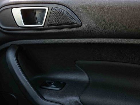 Used 2016 Ford Fiesta SE image 15
