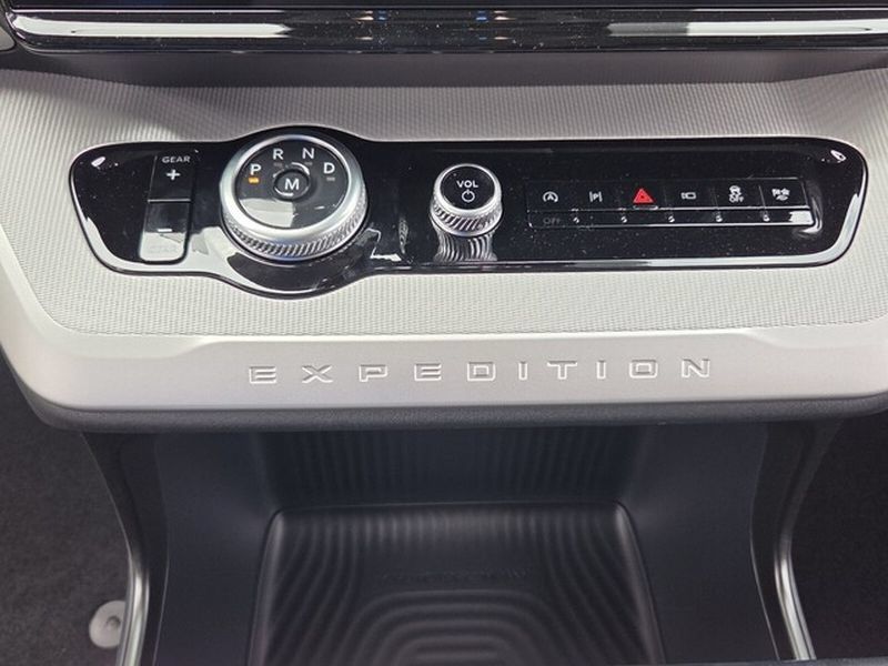 New 2026 Ford Expedition Active RWD image 20