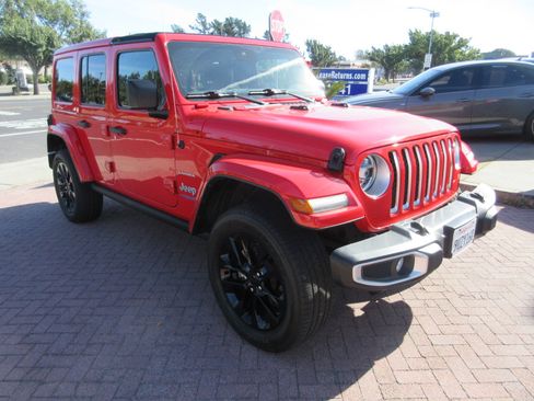 Used 2021 Jeep Wrangler Unlimited Sahara w/ Cold Weather Group image 58