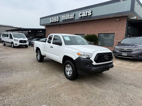 Used 2022 Toyota Tacoma SR RWD image 3
