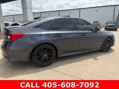 Used 2023 Honda Civic Sport image 3