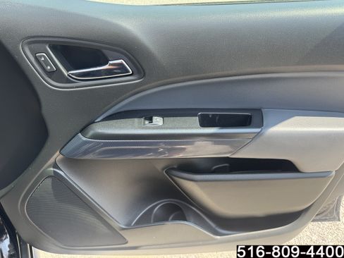 Used 2022 Chevrolet Colorado Z71 AWD/4WD image 31