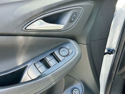 Used 2023 Buick Encore GX Select w/ Sport Touring Package FWD image 17