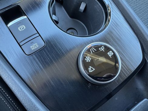 Used 2022 Nissan Rogue SV image 28