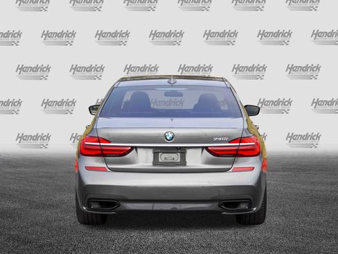 Used 2019 BMW 740i w/ Executive Package image 8