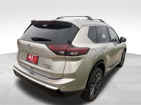 Used 2025 Nissan Rogue Platinum AWD/4WD image 5