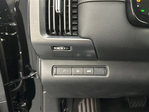 New 2025 Nissan Pathfinder SL w/ SL Premium Package image 25