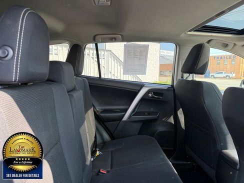 Used 2018 Toyota RAV4 XLE image 14
