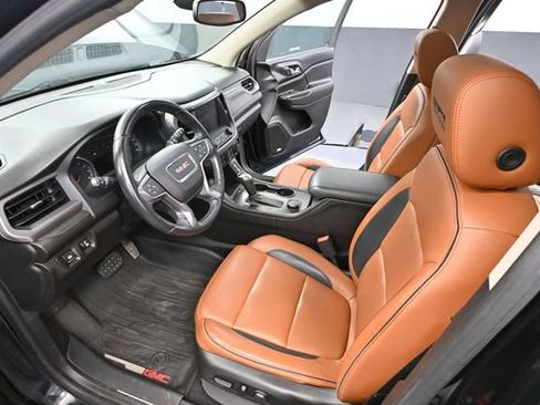 Used 2017 GMC Acadia SLT w/ LPO, Floor Liner Package AWD/4WD image 24