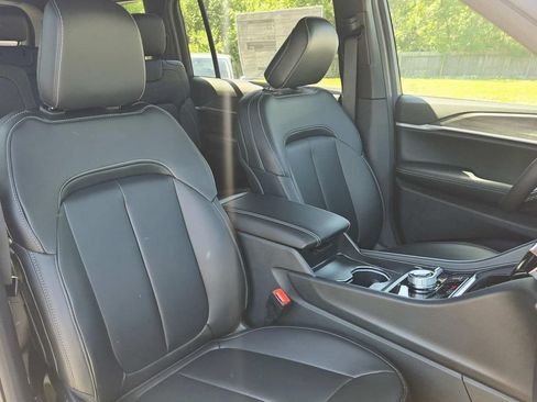 New 2026 Jeep Grand Cherokee L Limited w/ Limited Altitude Package AWD/4WD image 19