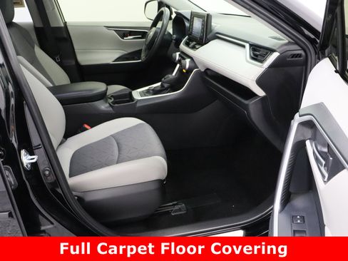 Used 2021 Toyota RAV4 XLE image 39
