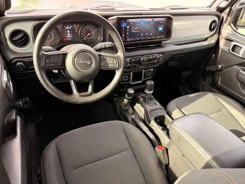 Used 2024 Jeep Gladiator Sport AWD/4WD image 13