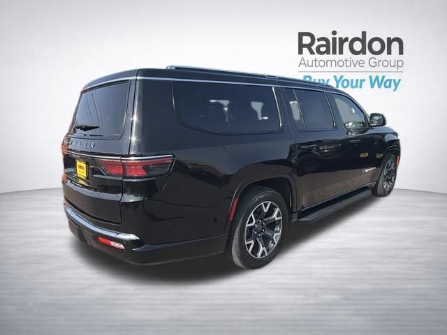 Used 2024 Jeep Wagoneer L Series III w/ Flexible Seating Group AWD/4WD image 7