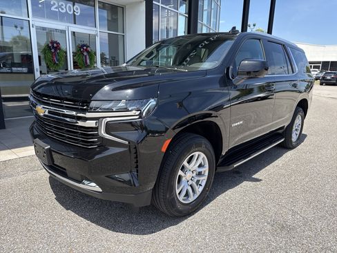 Used 2024 Chevrolet Tahoe LT RWD image 1