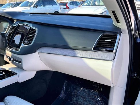 Certified 2024 Volvo XC90 B6 Ultimate w/ Protection Package Premier image 17