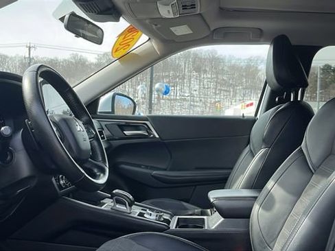 Used 2024 Mitsubishi Outlander Ralliart image 10