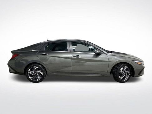 New 2026 Hyundai Elantra Limited image 2