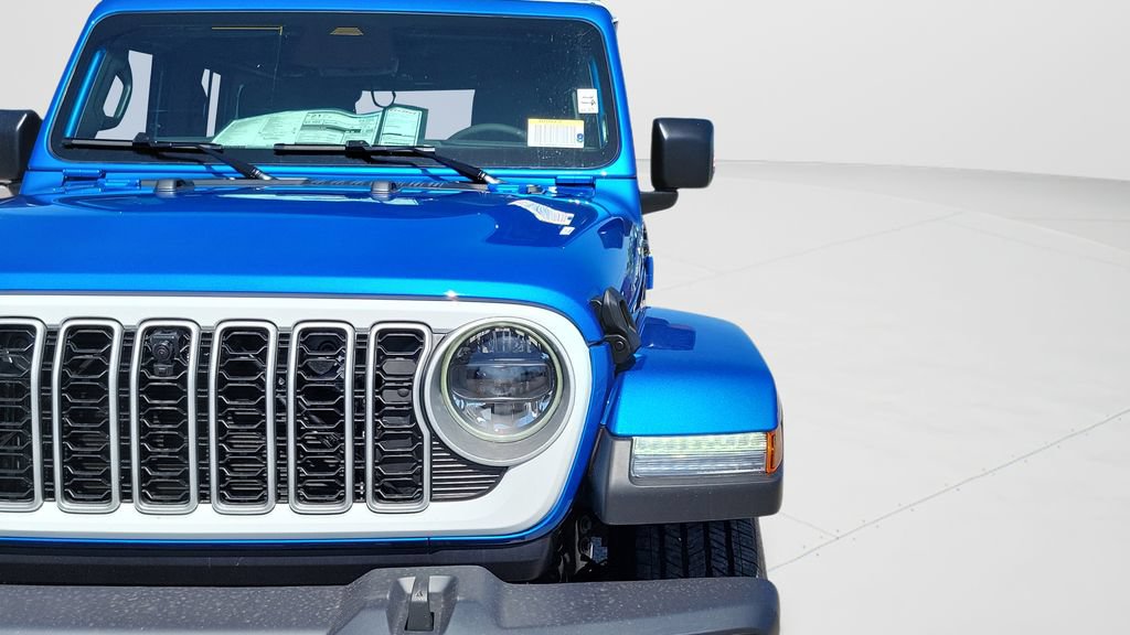 New 2026 Jeep Wrangler Unlimited Sahara w/ Whitecap Package AWD/4WD image 25