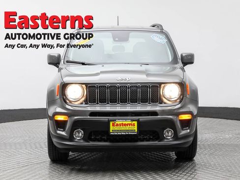 Used 2021 Jeep Renegade Latitude image 2