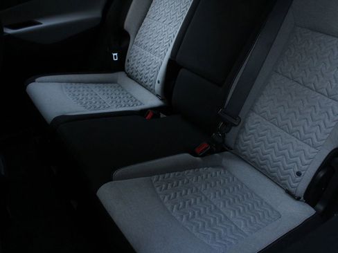 Used 2023 Chevrolet Equinox LS w/ LS Convenience Package FWD image 19