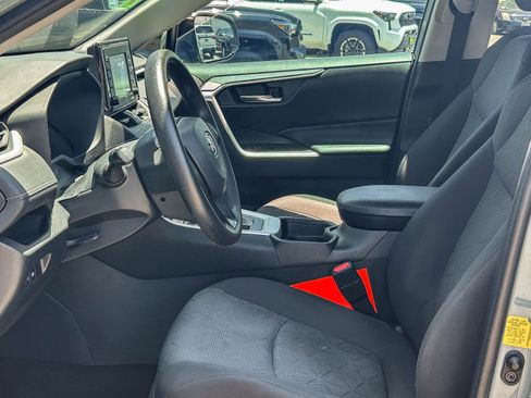 Certified 2021 Toyota RAV4 XLE w/ Carpet Mat Package (TMS) FWD image 17