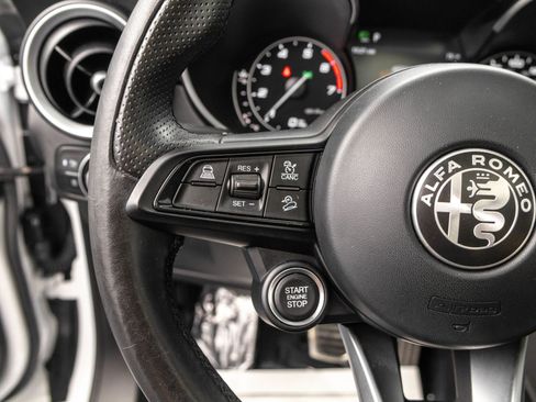 Used 2022 Alfa Romeo Stelvio Ti AWD/4WD image 18
