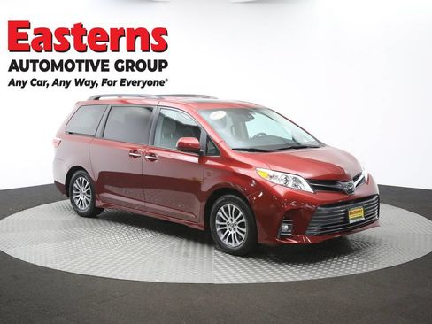 Used 2019 Toyota Sienna XLE FWD image 51