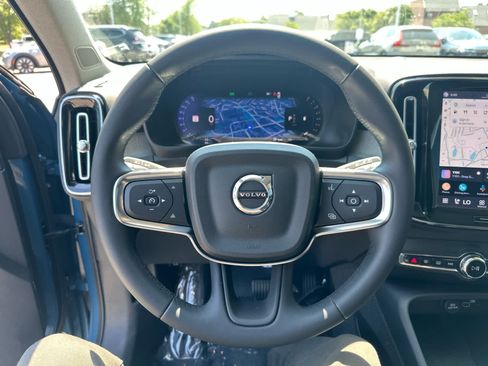 Used 2023 Volvo XC40 B5 Plus w/ Protection Package Premier AWD/4WD image 13
