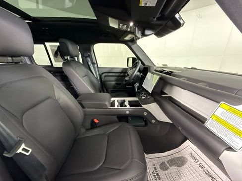 New 2026 Land Rover Defender 110 X-Dynamic SE image 34