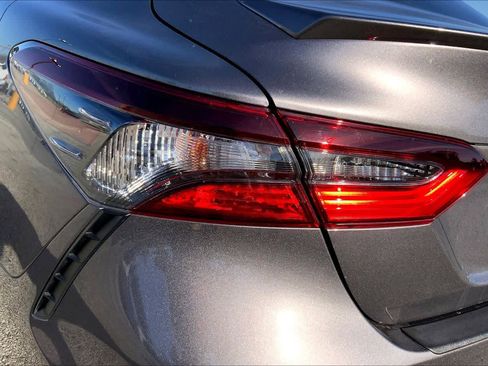 Used 2024 Toyota Camry SE image 27