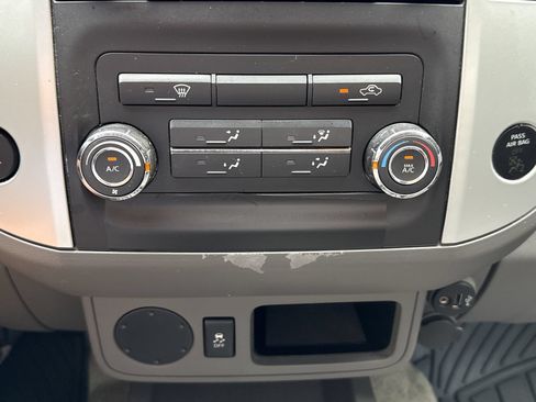 Used 2018 Nissan Frontier SV RWD image 21