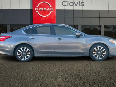 Used 2017 Nissan Altima 2.5 SV image 9