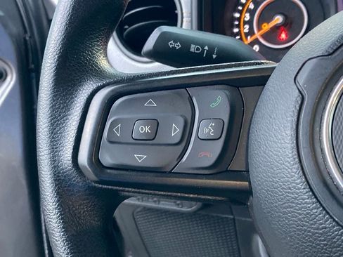 Used 2025 Jeep Gladiator Sport AWD/4WD image 12