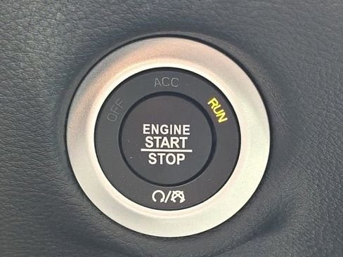 New 2026 Chrysler Pacifica Select image 18